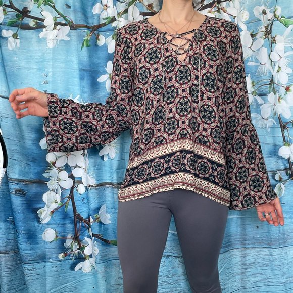 A & F Peasant Top Navy, Red, cream paisley sz S - Picture 1 of 11